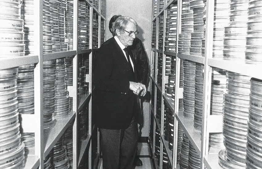 Gregory Peck touring the vaults