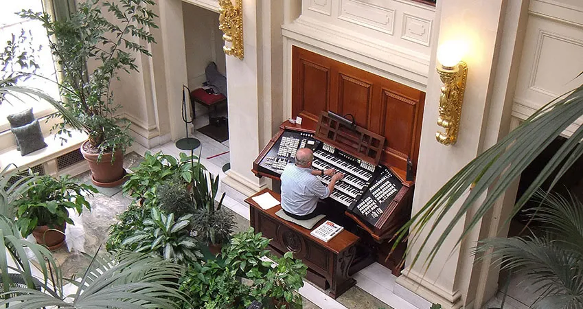 Joe Blackburn playing the Aeolian Pipe organ