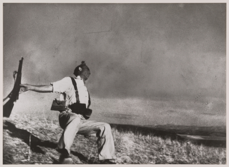 Robert Capa photo Near Cerro Muriano