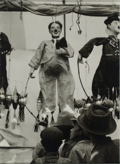  Tina Modotti (Italian, 1896–1942), Piñatas, 1923–1929. Gelatin silver print. George Eastman Museum, museum accession, 1974. 