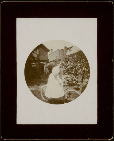 Unidentified photograph