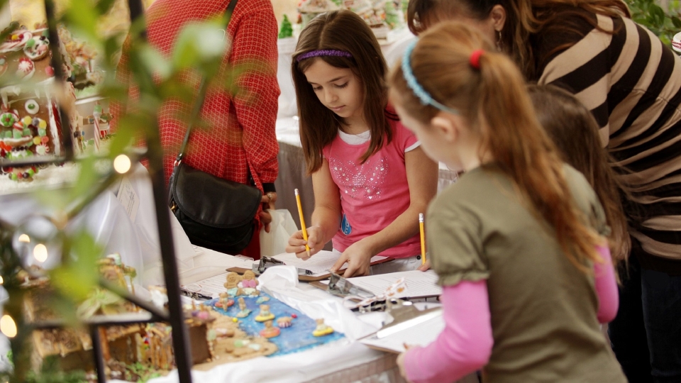 Photograph of people doing the Sweet Creations scavenger hunt