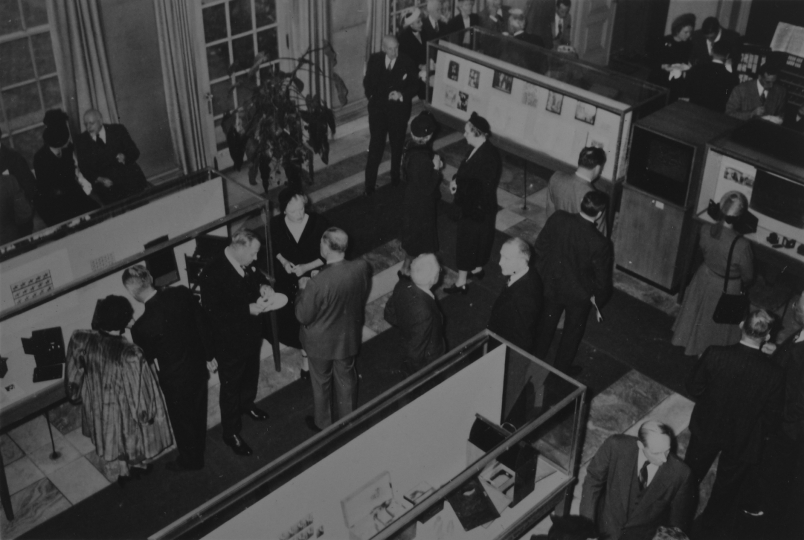 Visitors to the George Eastman House (now George Eastman Museum) on opening day, November 9, 1949.