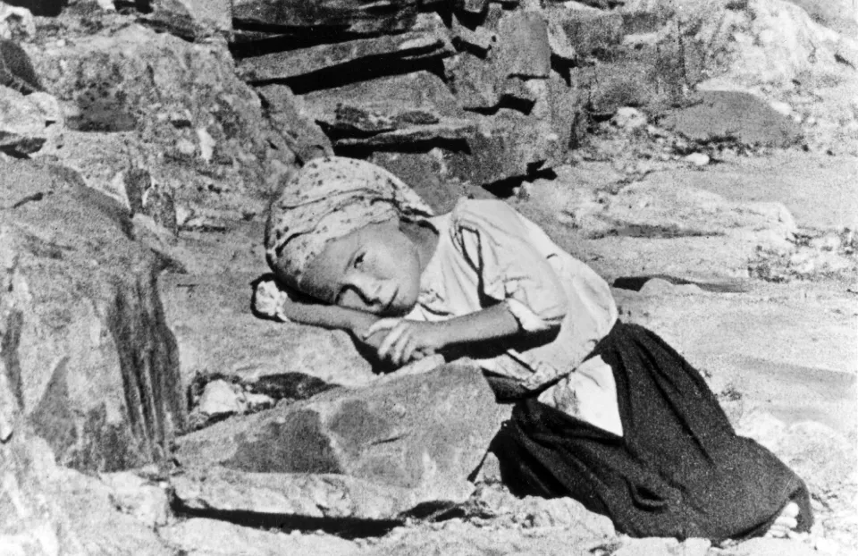 Still from LAS HURDES