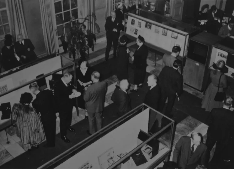 Visitors to the George Eastman House (now George Eastman Museum) on opening day, November 9, 1949.