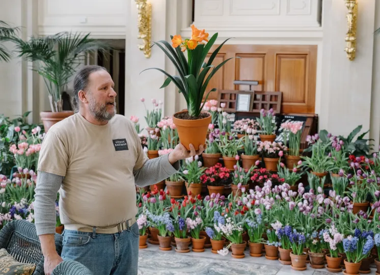 Dan Bellavia giving a tour