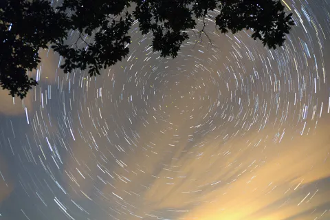 Still from Curve the Night Sky. Courtesy of the artist and Microscope Gallery.