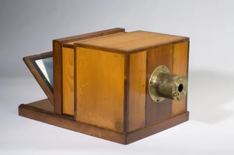 April 15, 1840 – One of the first cameras sold in the U.S.