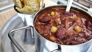 Chili with chips