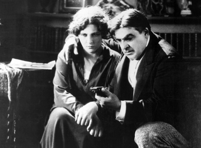 Still from La Souriante Madame Beudet