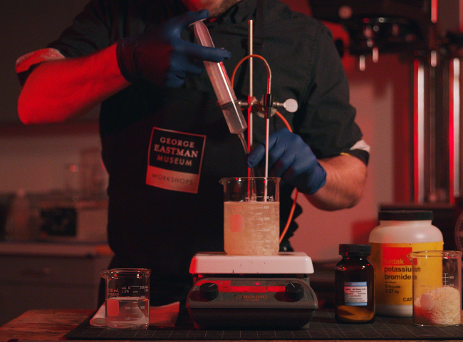 Adding silver nitrate to an emulsion