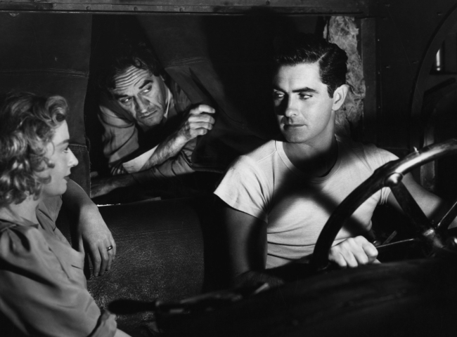 still from Nightmare Alley