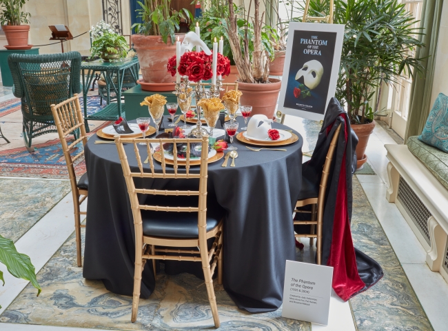 Tablescape inspired by the film Phantom of the Opera